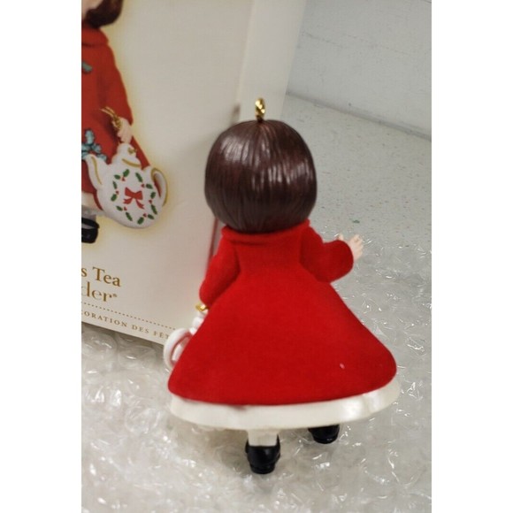 2006 HALLMARK KEEPSAKE MADAME ALEXANDER CHRISTMAS TEA DOLL ORNAMENT SERIES NO 11 - Picture 13 of 16